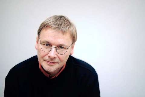 *«Наука о мозге сегодня занимается  объяснением того, как мысль о сгибании пальца приводит к сгибанию пальца»:* нейробиолог Константин Анохин о познании сознания