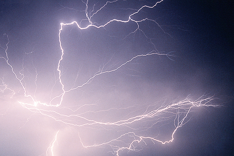 «Охотник за молниями для меня — воплощенный кинематограф»: *Мануэла Морген о своем фильме «Молния»*