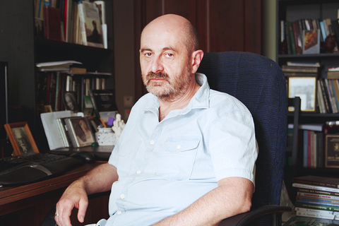 «Идея бессмертия в культуре заключается в том, чтобы постоянно глушить энтропию»: *Вадим Руднев о моделях времени* «Идея бессмертия в культуре заключается в том, чтобы постоянно глушить энтропию»: *Вадим Руднев о моделях времени*