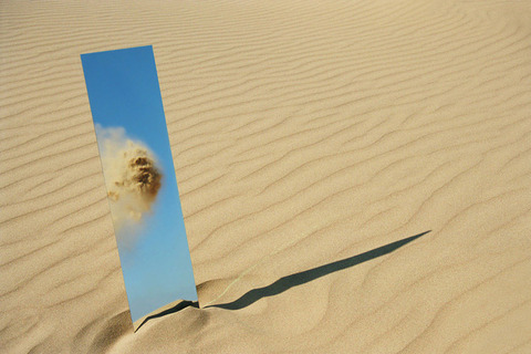 Быстрое чтение: *зеркало памяти как способ воссоздания истории*