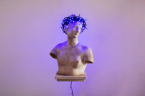 Внешний взгляд на плоть: *Елена Яичникова о теле в современном искусстве*