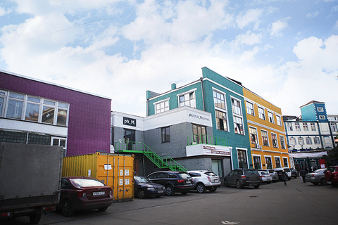 Центр Artplay: *ожившие картины, фестиваль активистского искусства и бал роботов* Центр Artplay: *ожившие картины, фестиваль активистского искусства и бал роботов*