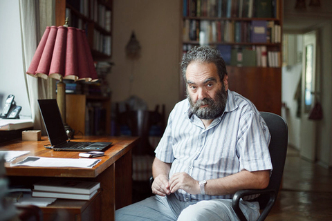 «У нас из-за Ивана Грозного люди могут подраться»: *Андрей Зорин о травмах прошлого и политических манипуляциях* «У нас из-за Ивана Грозного люди могут подраться»: *Андрей Зорин о травмах прошлого и политических манипуляциях*