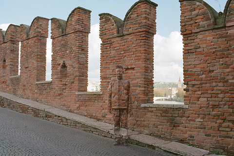 *«Упорство, борьба, наслаждение»:* «исчезающий» художник Лю Болин о творческом протесте