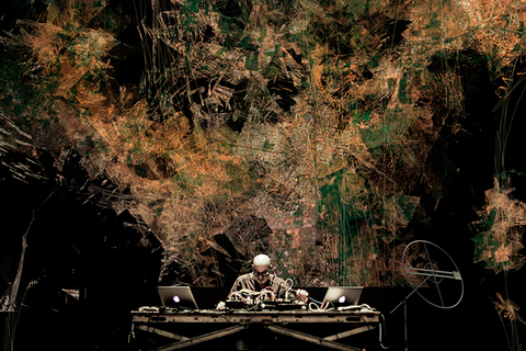 Plums Fest: *получить представление о том, что такое новые медиа*