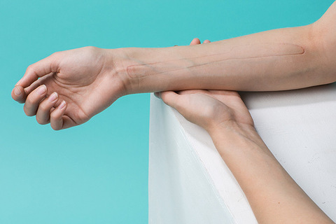 Сердце плачет: *Наоми Эйзенбергер о том, почему нам физически больно быть отвергнутыми*