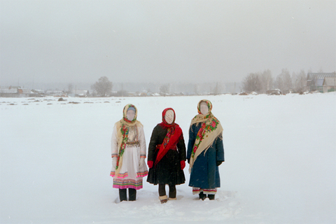 Марийцы и чуваши: *две выставки научно-исследовательского искусства на Винзаводе* Марийцы и чуваши: *две выставки научно-исследовательского искусства на Винзаводе*