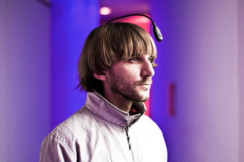 «Интернет станет частью нашей ДНК»: *Нил Харбиссон о синестезии, апгрейде тела и правительстве киборгов* «Интернет станет частью нашей ДНК»: *Нил Харбиссон о синестезии, апгрейде тела и правительстве киборгов*