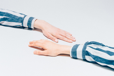 Обмен лицами и выход из тела: *иллюзии, связанные с физическим восприятием себя* Обмен лицами и выход из тела: *иллюзии, связанные с физическим восприятием себя*