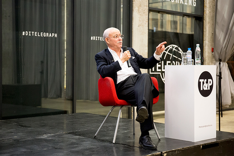 «Капитализму приходит конец»: *Джереми Рифкин о новой экономике, которая позволит человечеству выжить* «Капитализму приходит конец»: *Джереми Рифкин о новой экономике, которая позволит человечеству выжить*