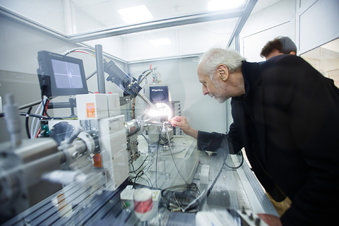 «На первый взгляд — невзрачный синий ящик»: *как работают научные фотографы*