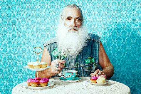 «Быть молодым модно»: *культуролог Виталий Куренной о старости в эпоху инфантилизма* «Быть молодым модно»: *культуролог Виталий Куренной о старости в эпоху инфантилизма*