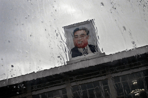 Прославляя вождя: *как работает система образования в Северной Корее* Прославляя вождя: *как работает система образования в Северной Корее*