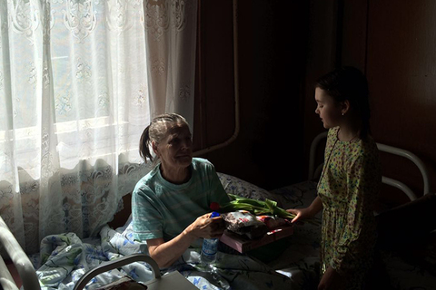 Все там будем: *Елизавета Олескина о жизни в домах престарелых*