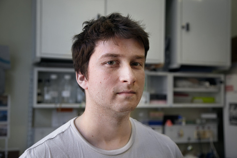 Молодые ученые: *биолог Юра Стефанов* Молодые ученые: *биолог Юра Стефанов*