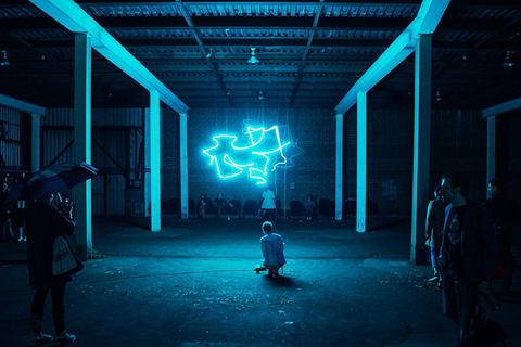 «Концерт себя изживает, давайте придумаем что-нибудь классное»: *участники фестиваля «Форма» о синтезе искусств*