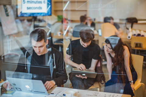 НИИ «Сообщение»: пять идей на стыке философии и дизайна, которые станут востребованными в ближайшем будущем НИИ «Сообщение»: пять идей на стыке философии и дизайна, которые станут востребованными в ближайшем будущем