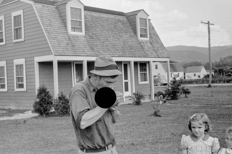 Убийство негатива: почему тысячи фотографий о жизни Америки времен Великой депрессии пробиты дыроколом 