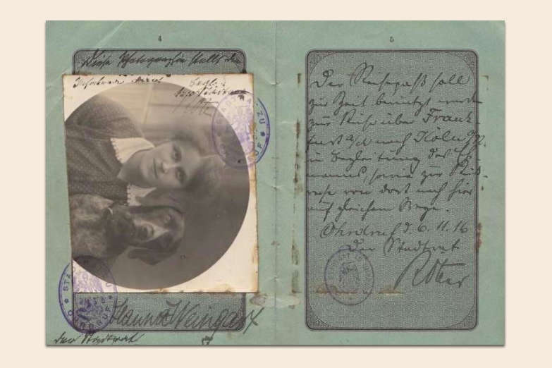 Находка T&P: коллекция старинных паспортов со всего света