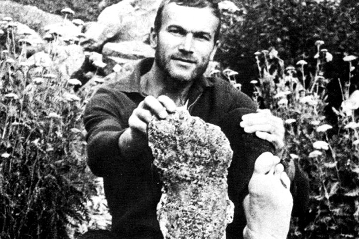 «В науке наблюдается поворот к очеловечиванию животных»: интервью с историком Игорем Бурцевым «В науке наблюдается поворот к очеловечиванию животных»: интервью с историком Игорем Бурцевым