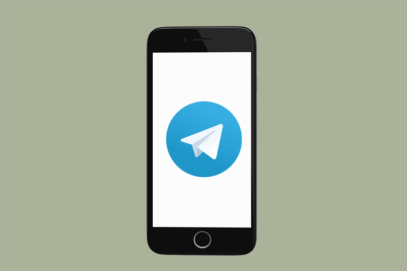 Кем они стали, когда выросли: 9 Telegram-каналов о буднях представителей разных профессий