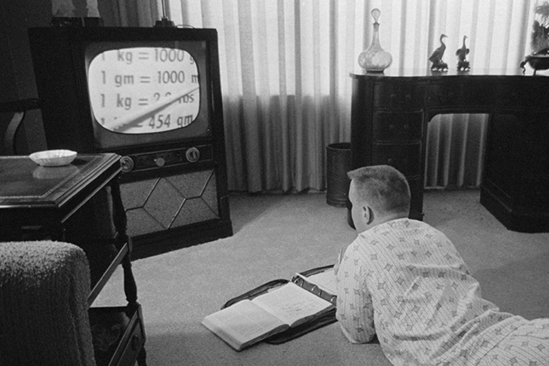 Кто где должен учиться, кому нужны гуманитарии и как использовать онлайн: 5 видеолекций про образование