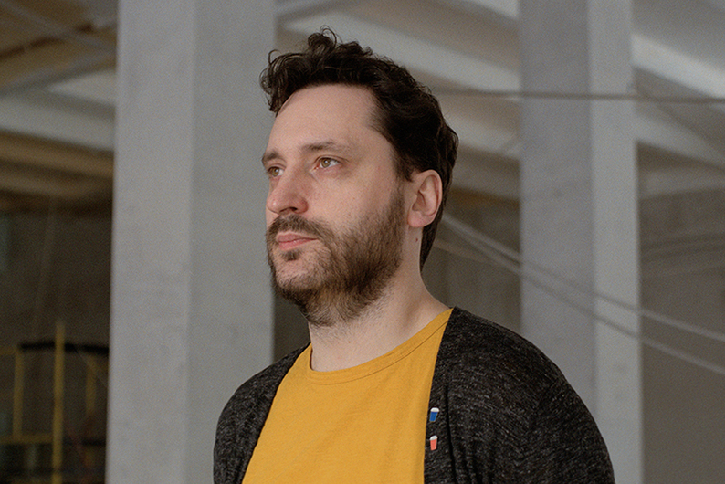 Симпатичные люди, которые не ставят оценки: Илья Венявкин о том, каким (не) должно быть образование Симпатичные люди, которые не ставят оценки: Илья Венявкин о том, каким (не) должно быть образование