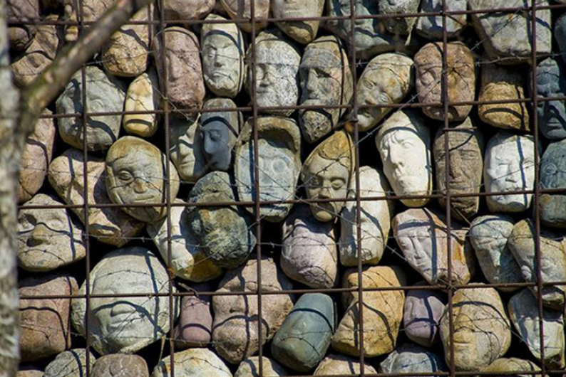 Танцы в Освенциме: как устроены акции в память о репрессиях