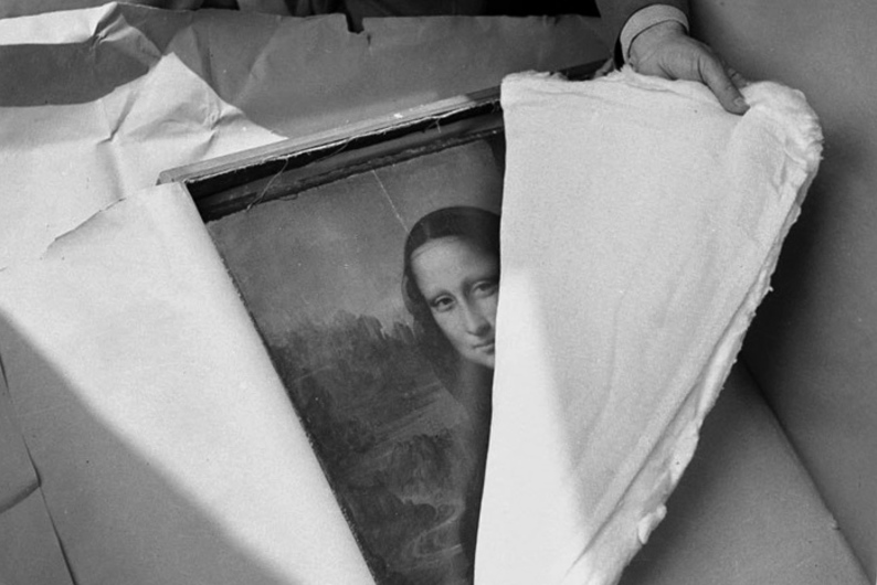 Как путешествуют шедевры: секреты перевозки бесценных произведений