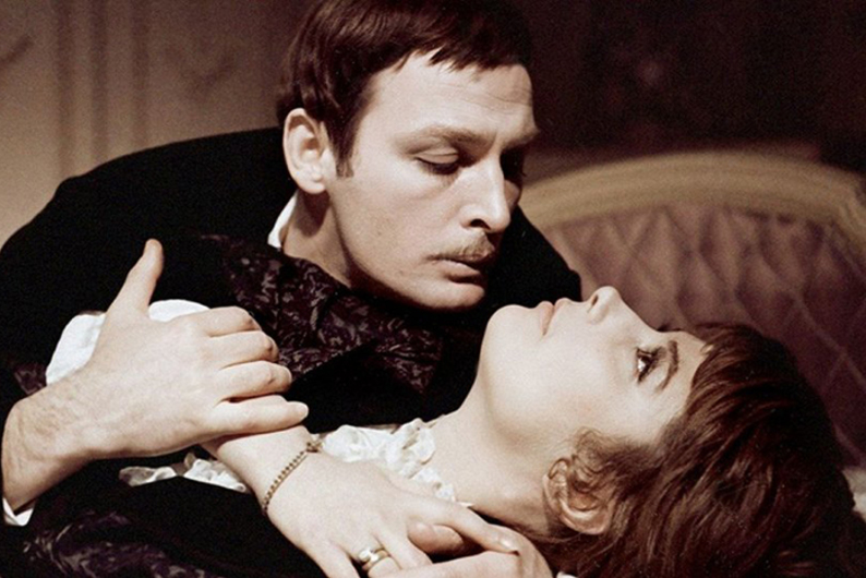 «Все русские в депрессии»: писательница Вив Гроскоп — о том, как иностранцы читают русскую классику «Все русские в депрессии»: писательница Вив Гроскоп — о том, как иностранцы читают русскую классику