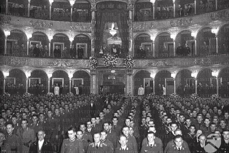 Молчат ли музы, когда гремят пушки: как опера пережила Вторую мировую войну