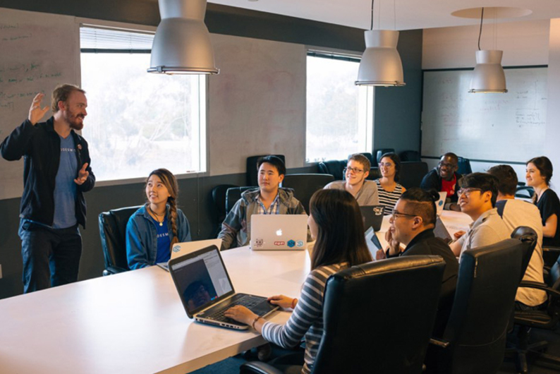 Все сама: особенности обучения программированию в буткемпах США Все сама: особенности обучения программированию в буткемпах США