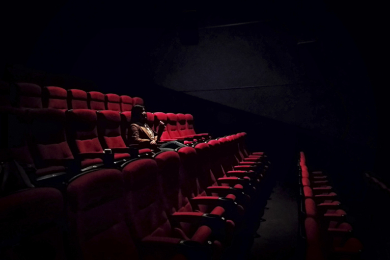 Антон Долин: как смотреть кино, чтобы о нем писать Антон Долин: как смотреть кино, чтобы о нем писать