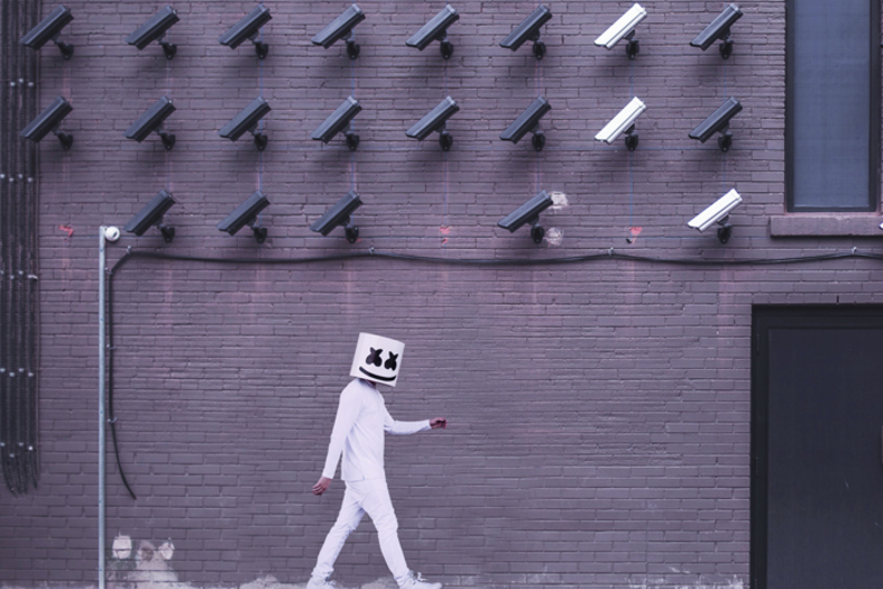 Я тебя вижу: технологии, наблюдение 24/7 и личное право остаться незамеченным Я тебя вижу: технологии, наблюдение 24/7 и личное право остаться незамеченным