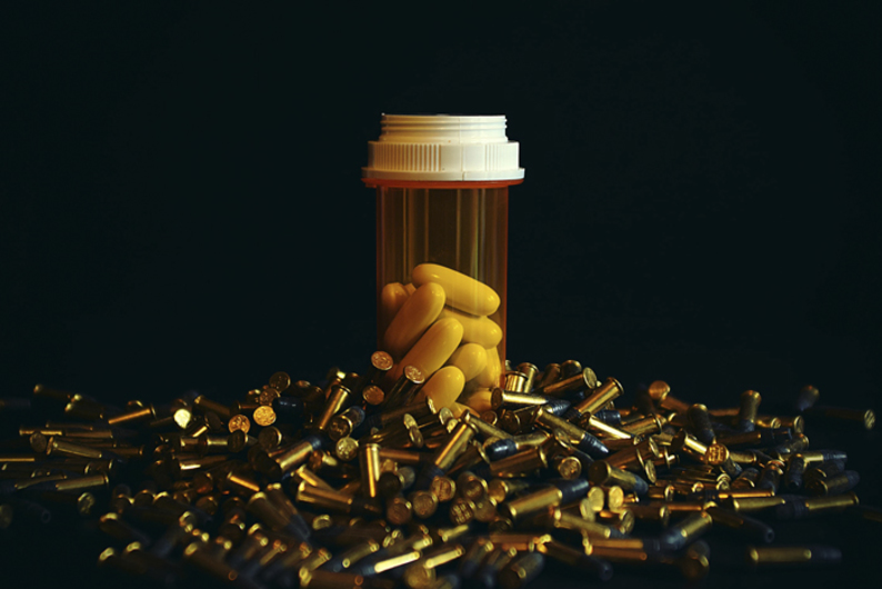 Между удовольствием и болью: опиоиды и зависимость Между удовольствием и болью: опиоиды и зависимость