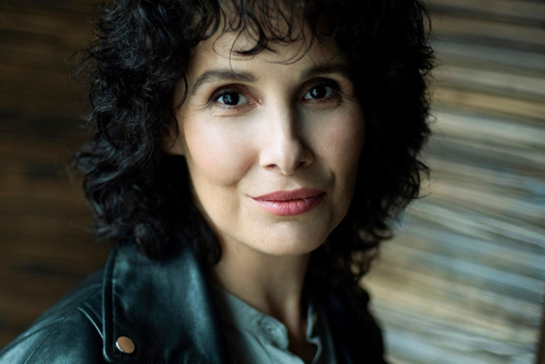 «Чтение — это одинокий процесс»: Галина Юзефович — о том, как собрать заинтересованных читателей в Telegram 