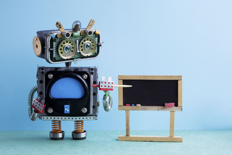 Технологии и педагогика: кому достанется первое место?