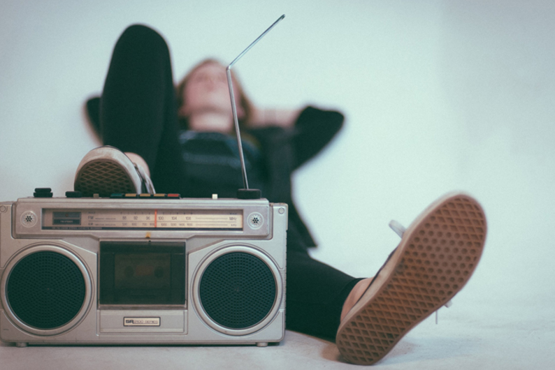 На повторе: почему мы слушаем любимую музыку снова и снова