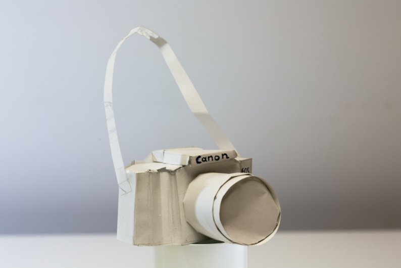 «Любое произведение проверяется критерием странности»: чем занимается художник видеоарта