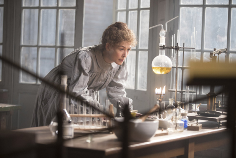 Фильмы о научных экспериментах и их последствиях Фильмы о научных экспериментах и их последствиях