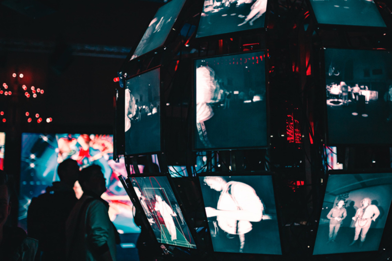 «Пробуждение зрителя» или Что такое видеоарт и чем он отличается от кино? «Пробуждение зрителя» или Что такое видеоарт и чем он отличается от кино?