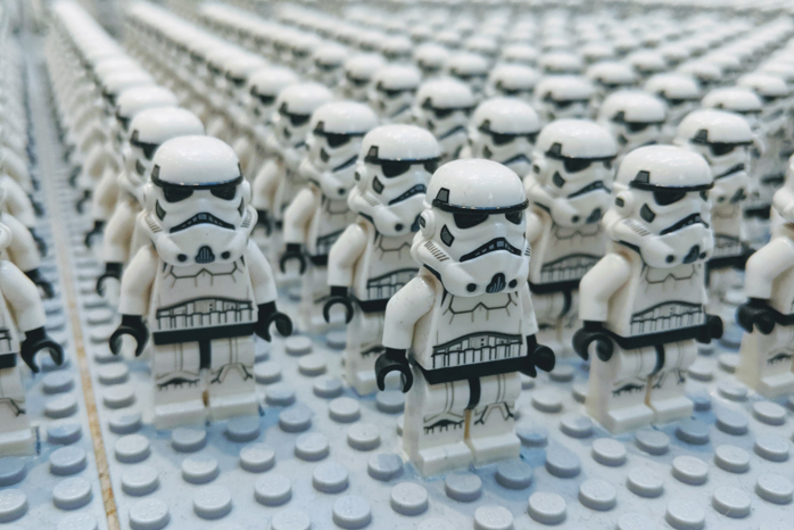 «Поменьше яда, коллеги»: почему появляются токсичные коллективы? 