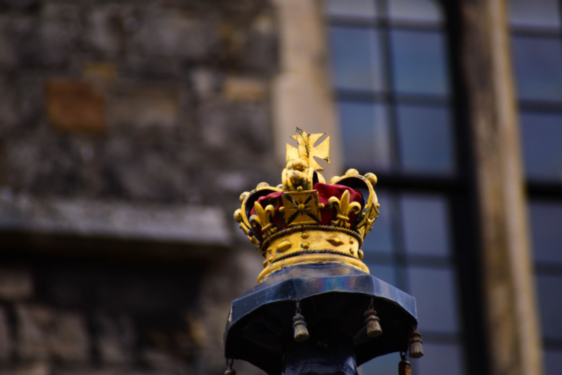 «Именем короля»: как в Англии наследуется корона и почему принц Чарльз стал Карлом? «Именем короля»: как в Англии наследуется корона и почему принц Чарльз стал Карлом?