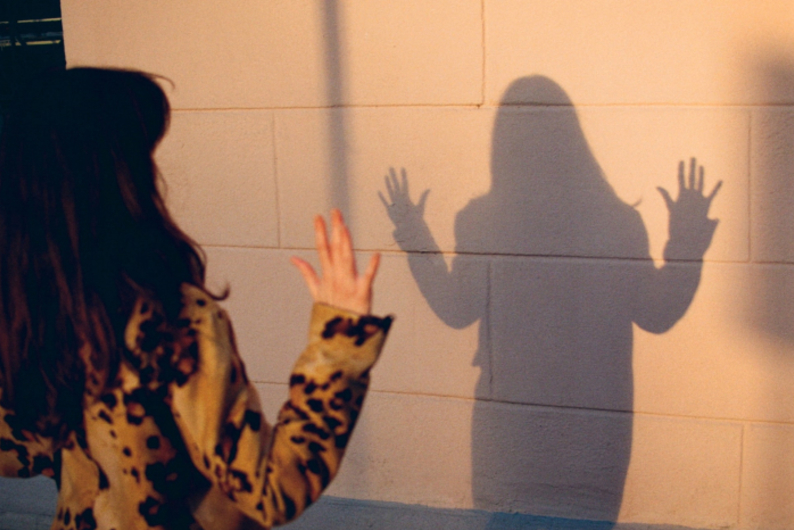 «Знакомые незнакомцы», или Что такое жамевю? 