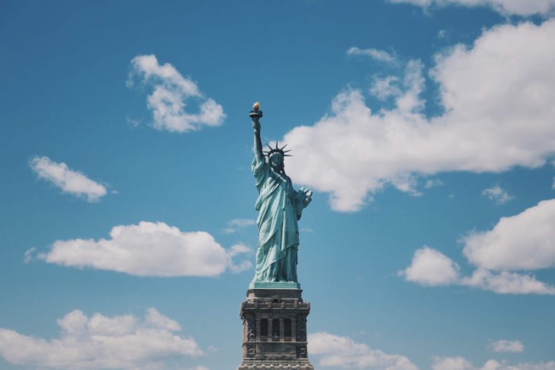 Грин-карта: зачем она нужна самим США 