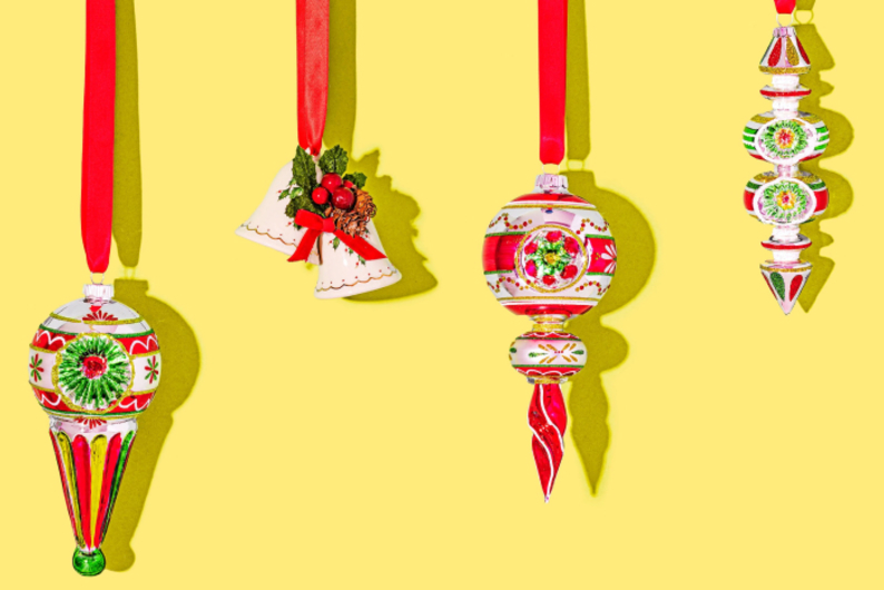 Как появилась мода на новогодние игрушки и традиция украшать елку