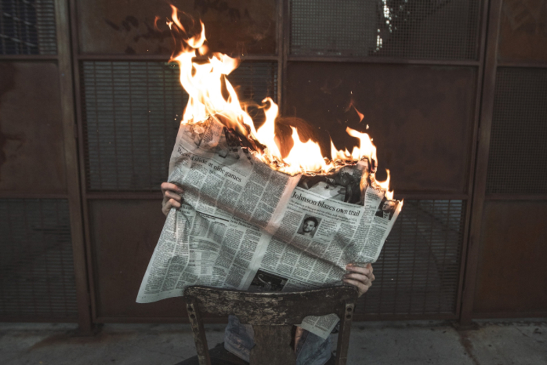 Как не утонуть в плохих новостях: что такое думскроллинг