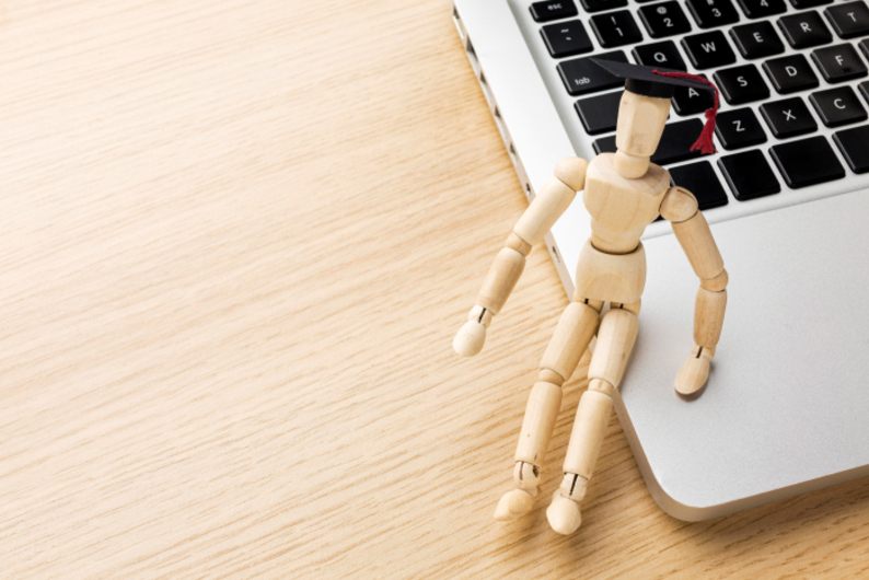 Не только преподаватели: какие специалисты помогают нам учиться